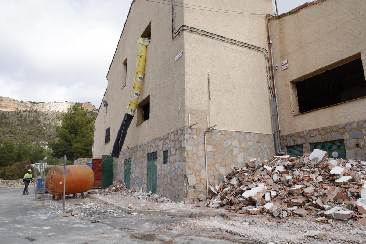 Otra imagen de los trabajos de reforma en el Xorret de Catí