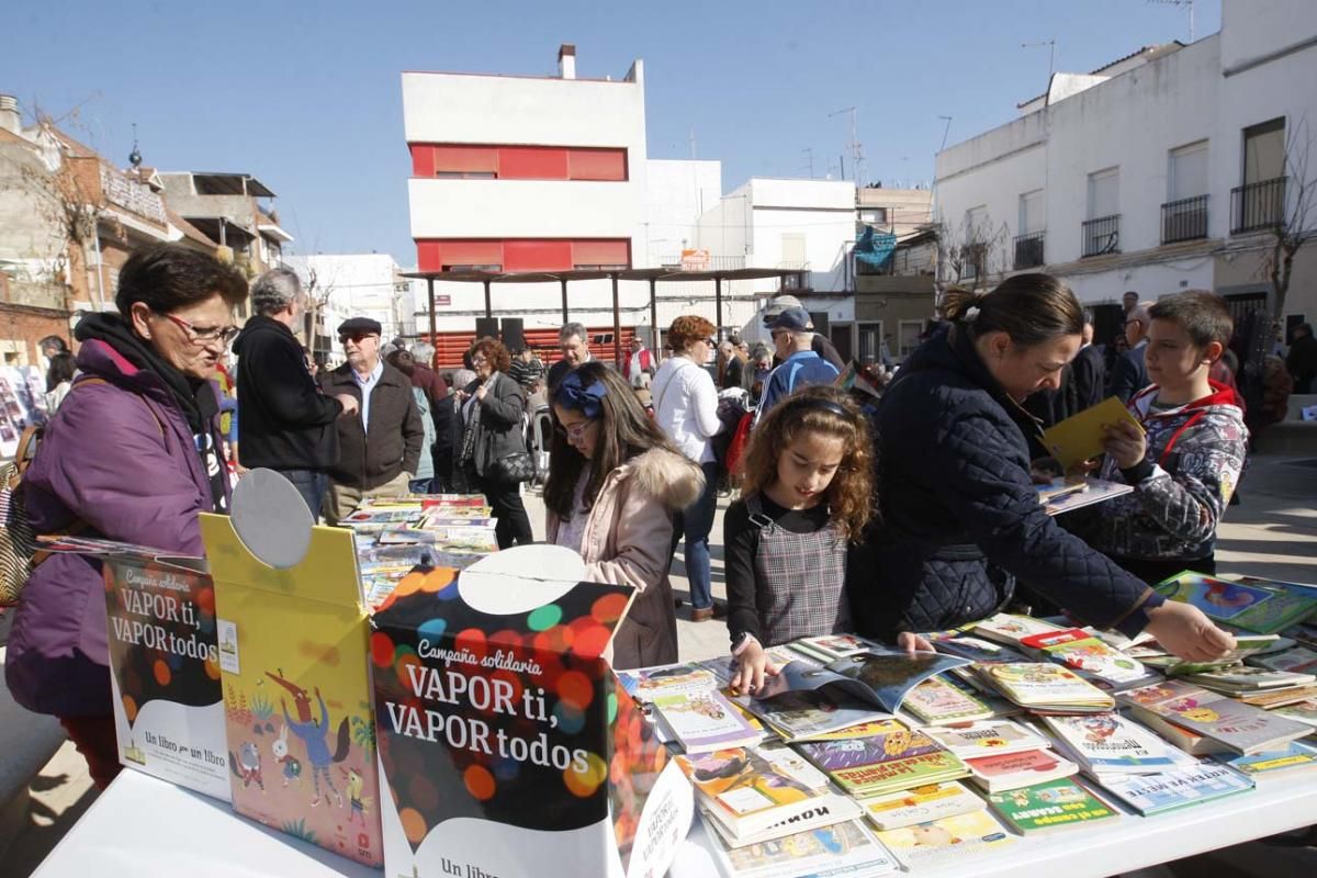 Valdeolleros inaugura la nueva 'plaza de los ovnis'