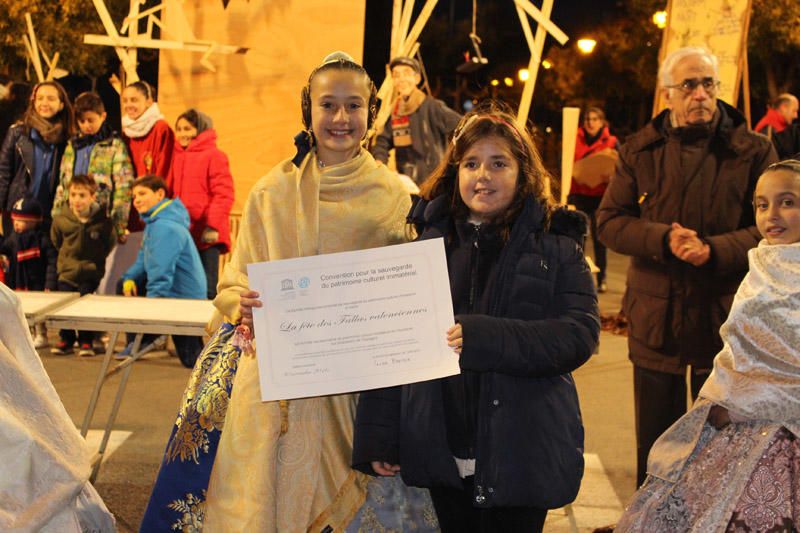 Entrega de los certificados de la Unesco a las Fallas infantiles