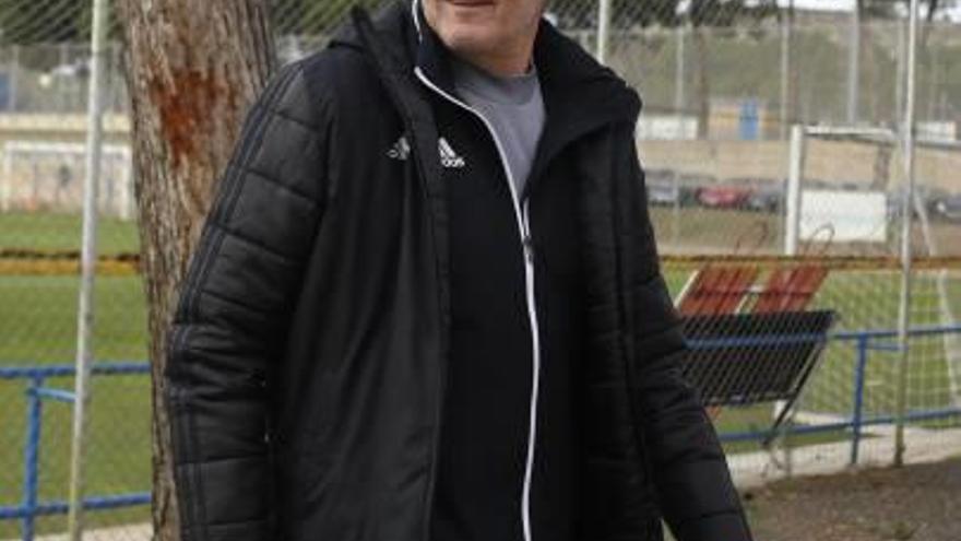 El entrenador del Zaragoza, Víctor Fernández, tras un entrenamiento reciente de su equipo.