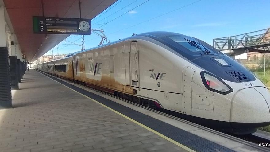 Zamora estrena los trenes Avril el 21 de mayo