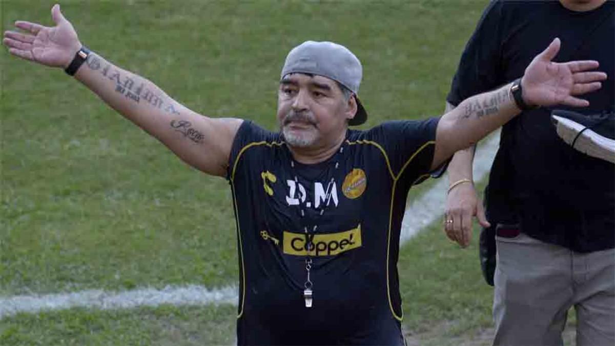 Maradona entrena a los Dorados de Sinaloa