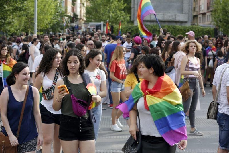 "Orgulloxos y libres". Manifestación del Orgullo en Zaragoza