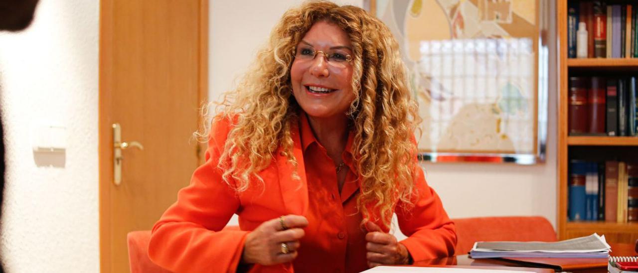 La abogada Fanny Cardona, en su despacho de Ibiza.