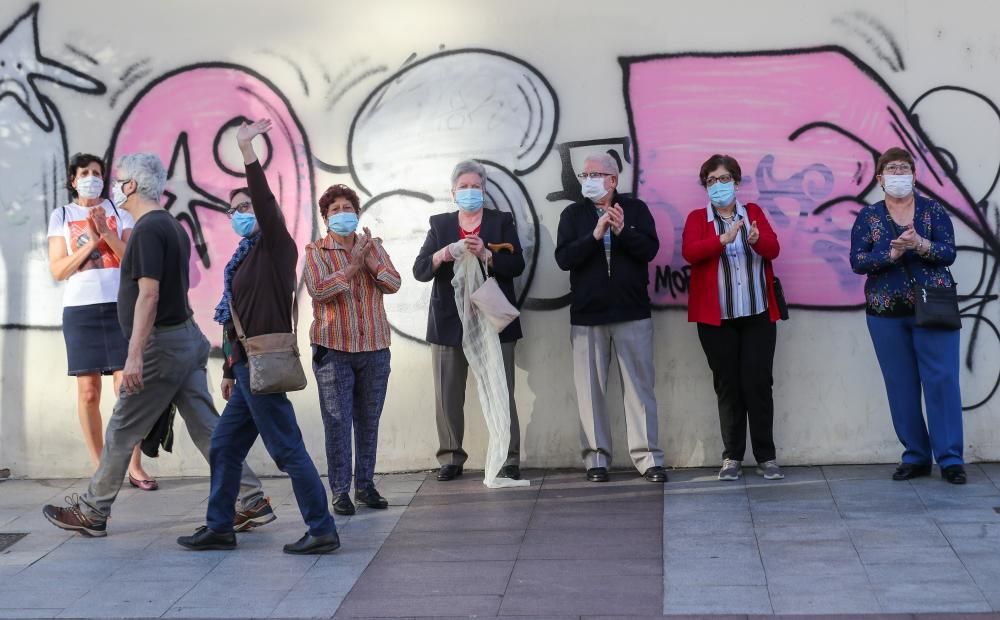 ¡GRAZAS!: el mensaje de Vigo a los sanitarios en su último homenaje.