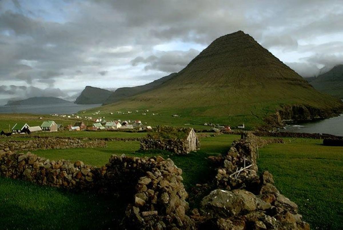 Típico asentamiento de las Islas Feroe.