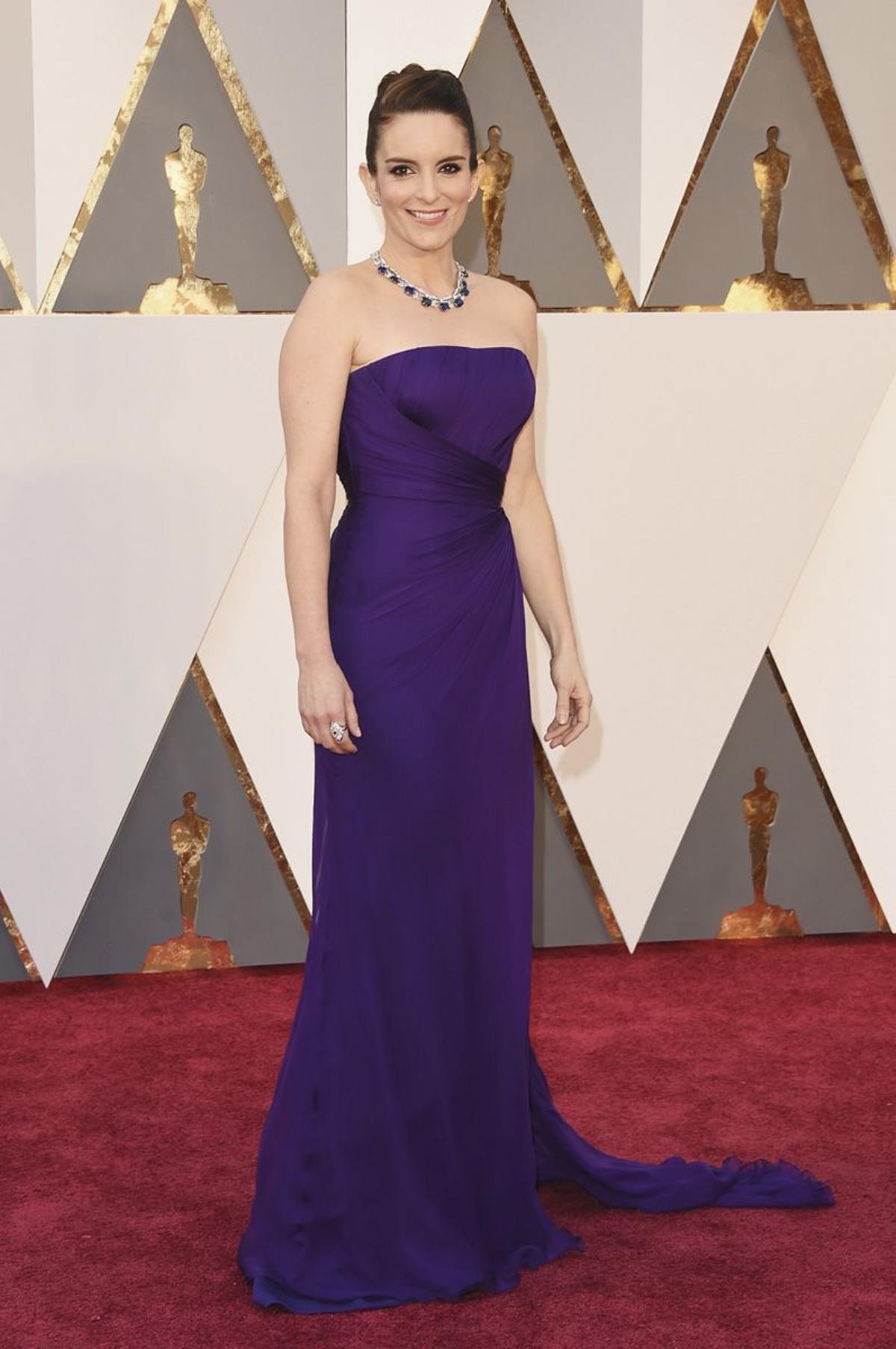 Premios Oscar 2016: Tina Fey con vestido de Atelier Versace
