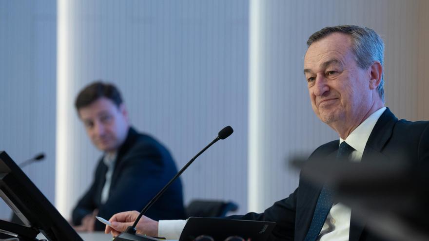 El Sabadell pide a CNMC y CNMV un análisis pausado de la opa pese a las &quot;prisas&quot; del BBVA