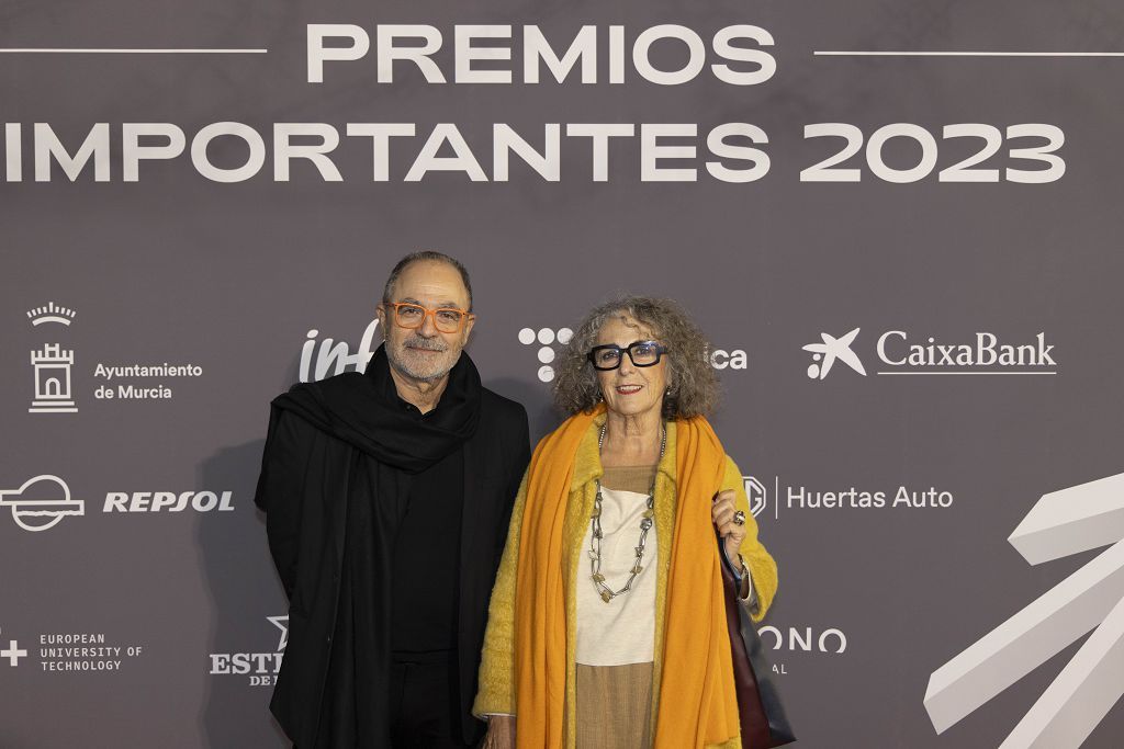Los asistentes a la gala Importantes de La Opinión de Murcia 2023 posan en el photocall