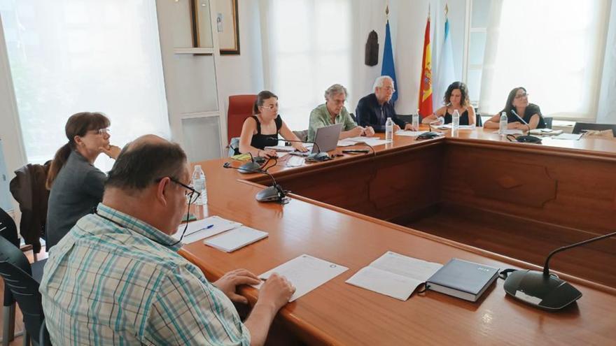 La reunión del jurado, ayer, en el salón de plenos. | FdV