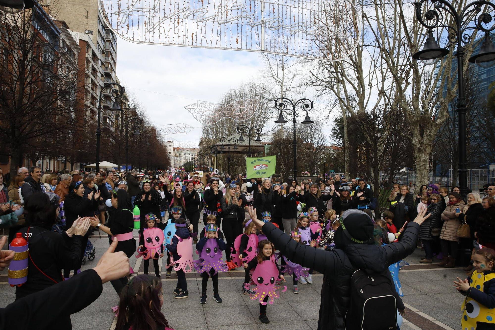 Así han disfrutado pequeños y mayores en el desfile infantil del Antroxu de Gijón (en imágenes)