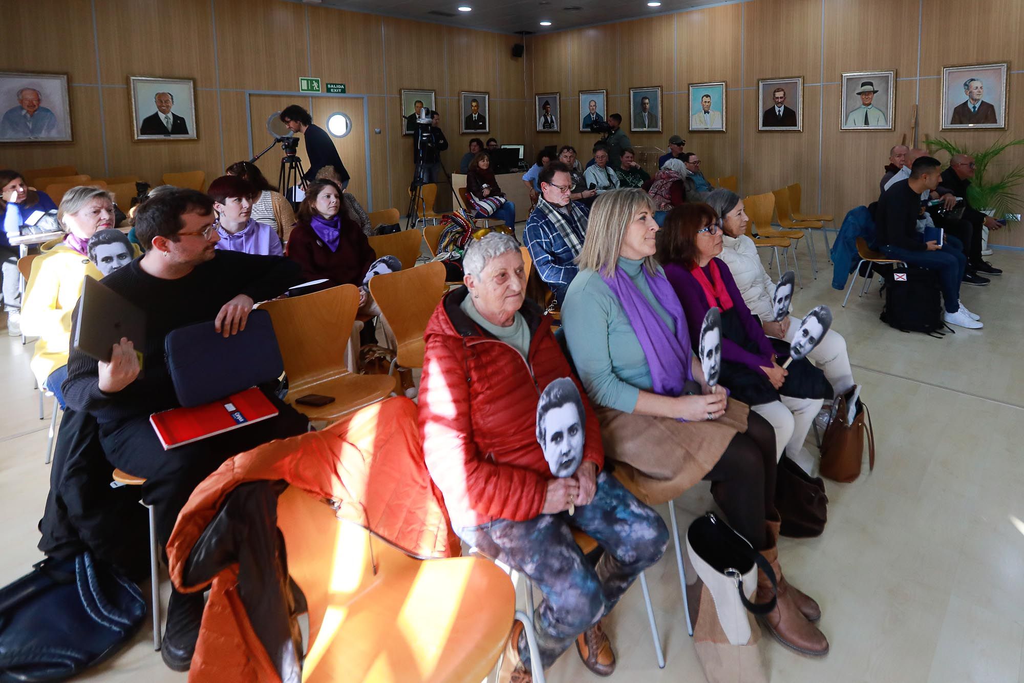 Protesta feminista a las puertas del Ayuntamiento de Sant Josep