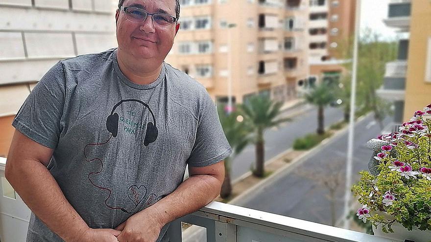 El disc-jockey que puso música a la pandemia en Elche