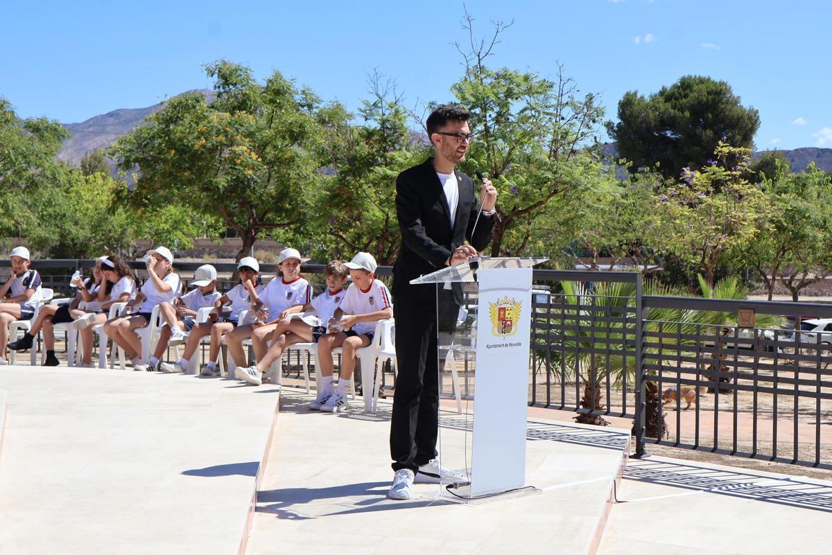 Novelda inaugura un reloj solar monumental dedicado a Jorge Juan