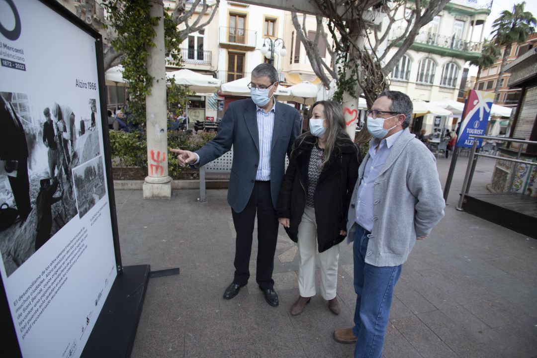 Inauguración de la exposición 150 años de Levante-EMV en Alzira