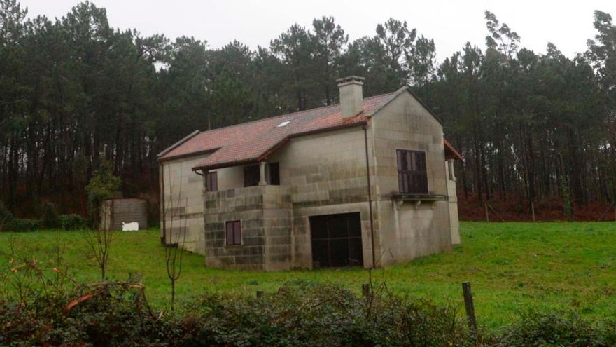 Casa con finca en el rural de Bamio // Noé Parga