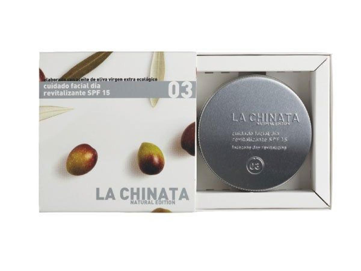10,90 € Crema para el cuidado facial de día y revitalizante con factor de protección 15, de La Chinata.