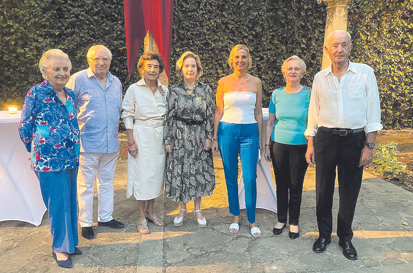 F. Oliver, Ga. Arrom, la Duquesa de Maura, C. Pascual, Patricia Conrado, Mercedes Quiroga y J.F. Conrado.