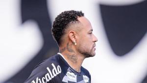 Neymar, durante la previa de su partido 800