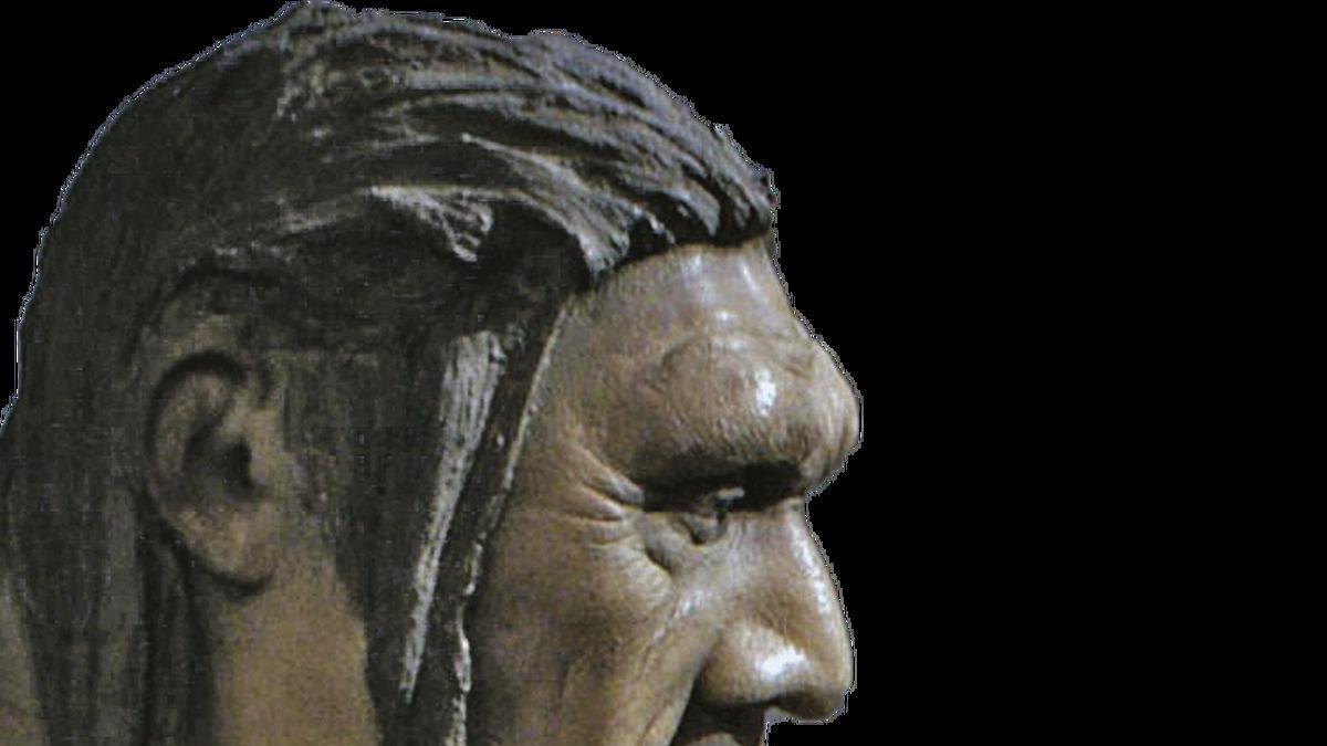 Figura que recrea a un neandertal, en la muestra &quot;Humanos!&quot;.