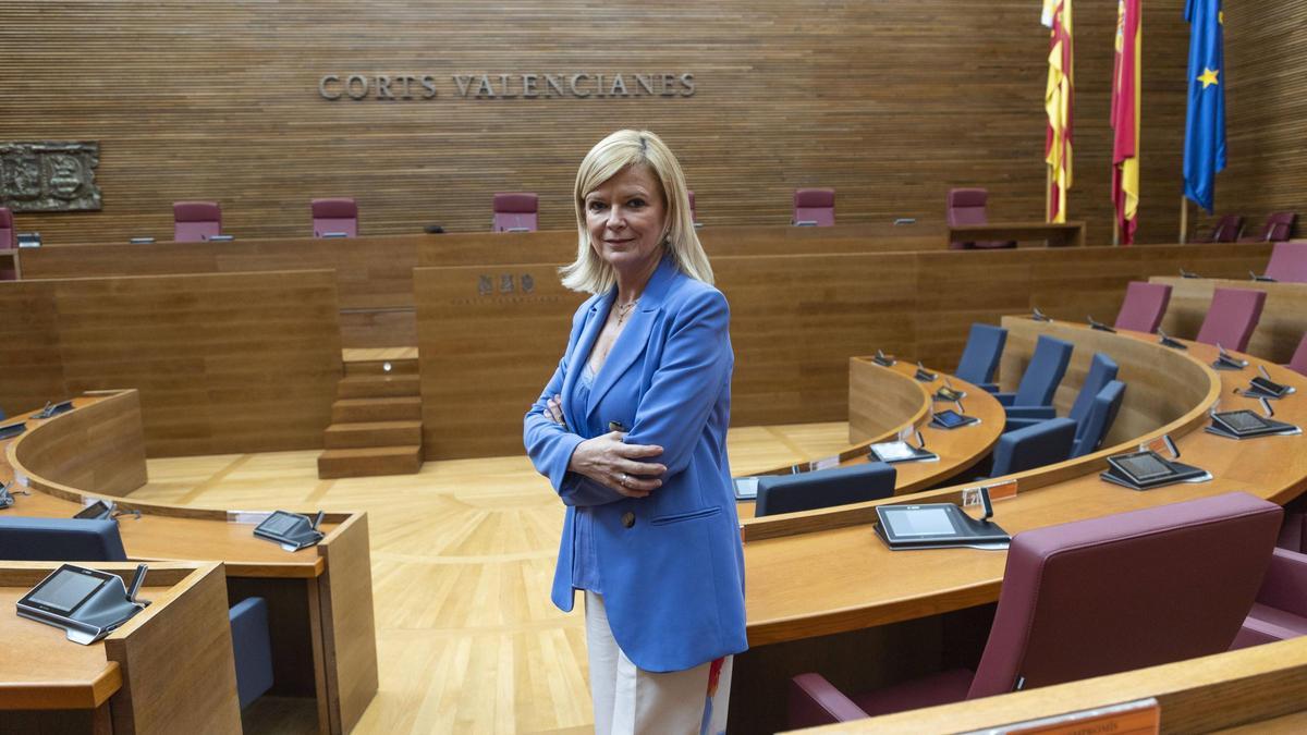 Gabriela Bravo dimite como consellera para asumir el cargo de vicepresidenta de las Cortes