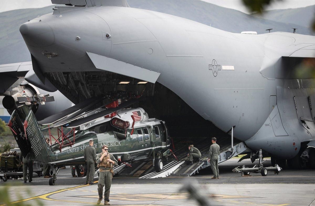 GRAFCAV7331. HONDARRIBIA (GIPUZKOA), 20/08/2019.- Un avión militar estadounidense de grandes dimensiones ha aterrizado este martes en el aeropuerto de Hondarribia (Gipuzkoa), muy próximo a la frontera con Francia, donde ha descargado numeroso material para la cumbre del G7 que comienza el próximo sábado en la vecina localidad gala de Biarritz. EFE/Javier Etxezarreta. GRAFCAV7331. HONDARRIBIA (GIPUZKOA), 20/08/2019.- Un avión militar estadounidense de grandes dimensiones ha aterrizado este martes en el aeropuerto de Hondarribia (Gipuzkoa), muy próximo a la frontera con Francia, donde ha descargado numeroso material para la cumbre del G7 que comienza el próximo sábado en la vecina localidad gala de Biarritz. EFE/Javier Etxezarreta.