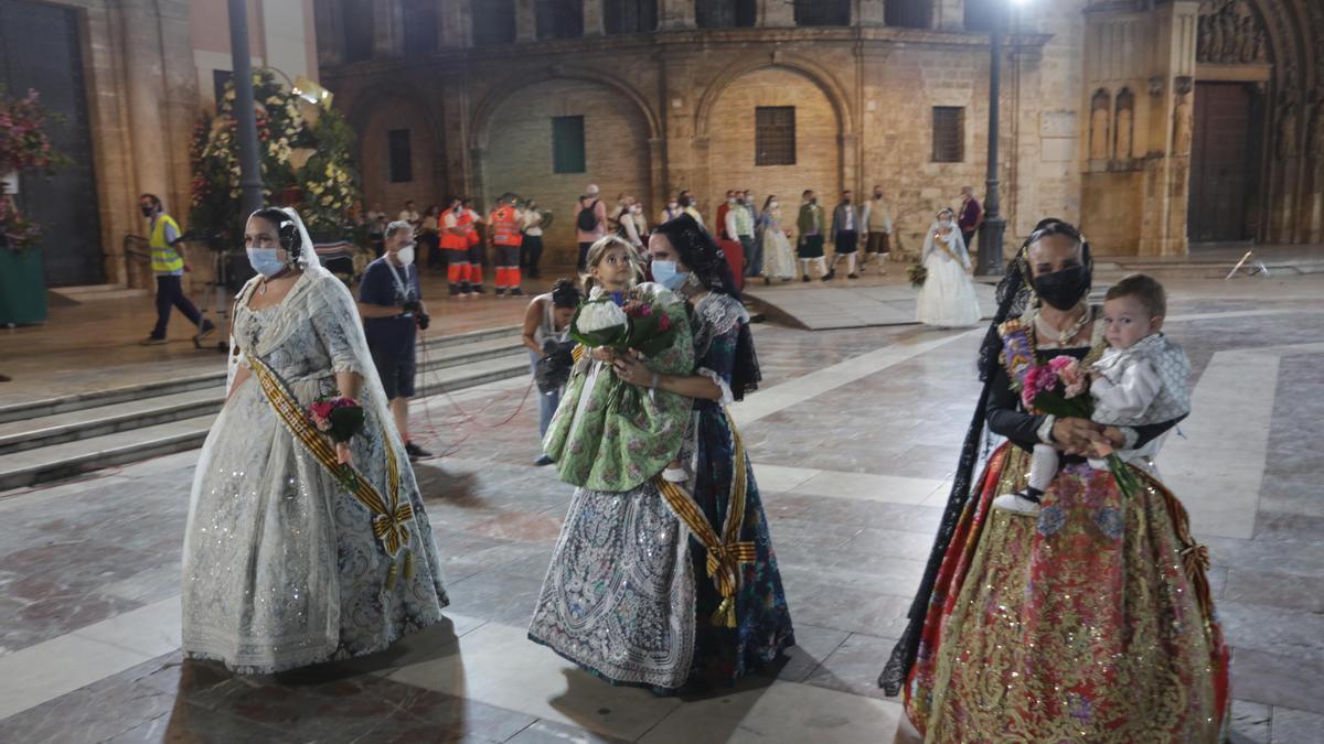 Búscate en el segundo día de Ofrenda por la calle de Caballeros (entre las 21.00 y las 22.00 horas)