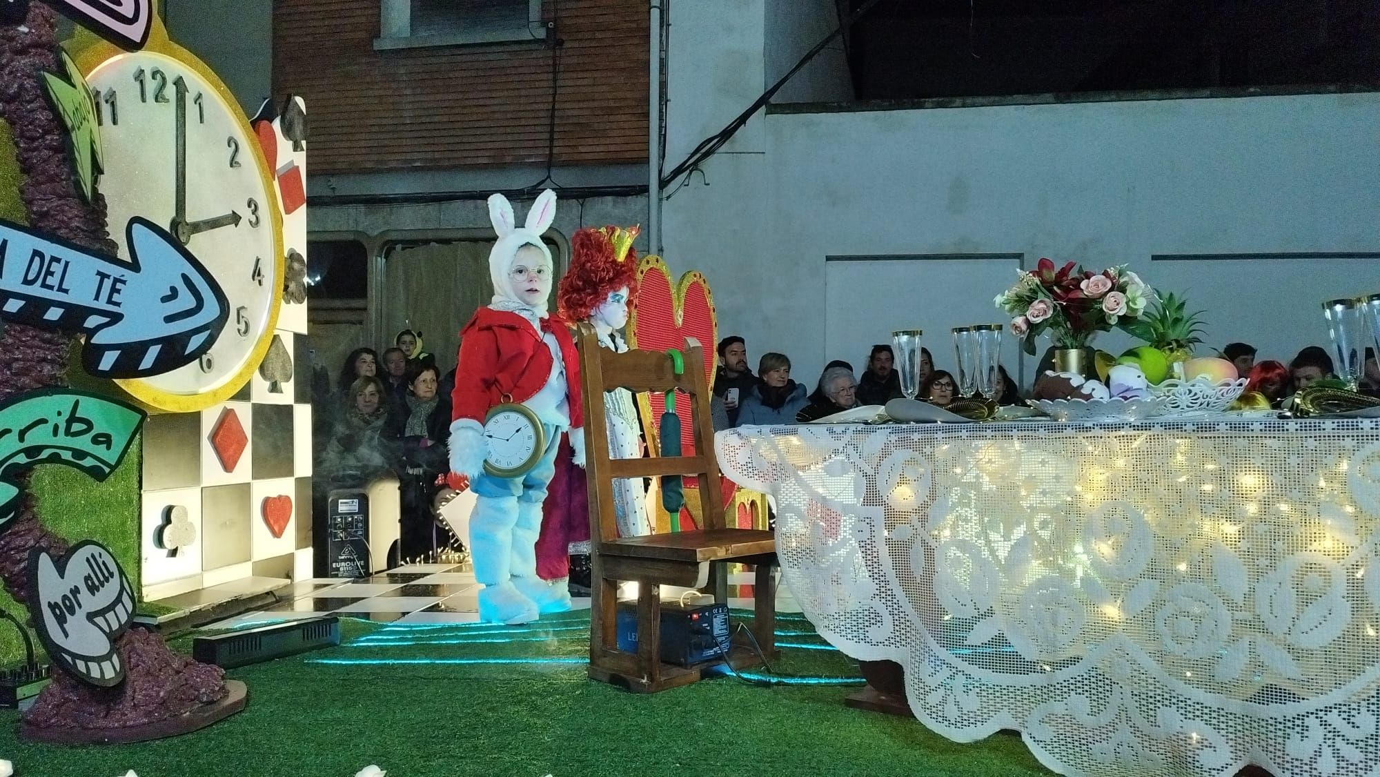 Multitudinario desfile de Carnaval en Arriondas con 300 participantes