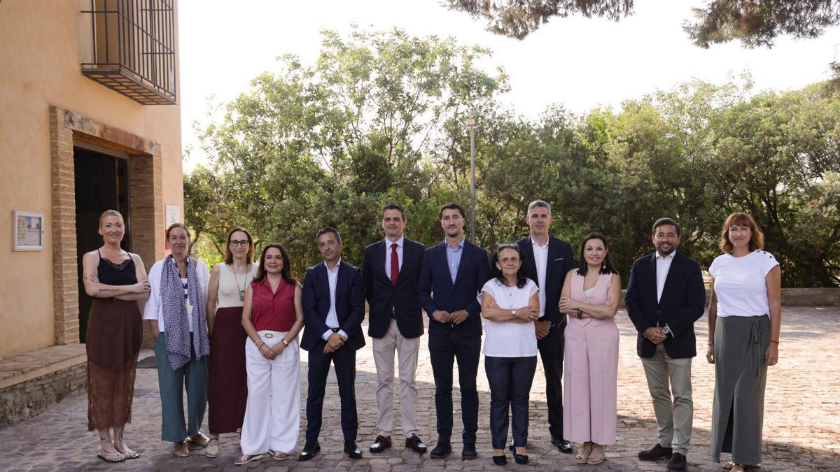 Bea Carrascosa, Eva Pereira, Mónica Arribas, Amelia Navarro, Carlos López, Julio Delgado, Toni Iborra, Teresa Ventura, Felipe Saz, Cristina Plumed, Daniel Lorenzo y Nuria Gil.