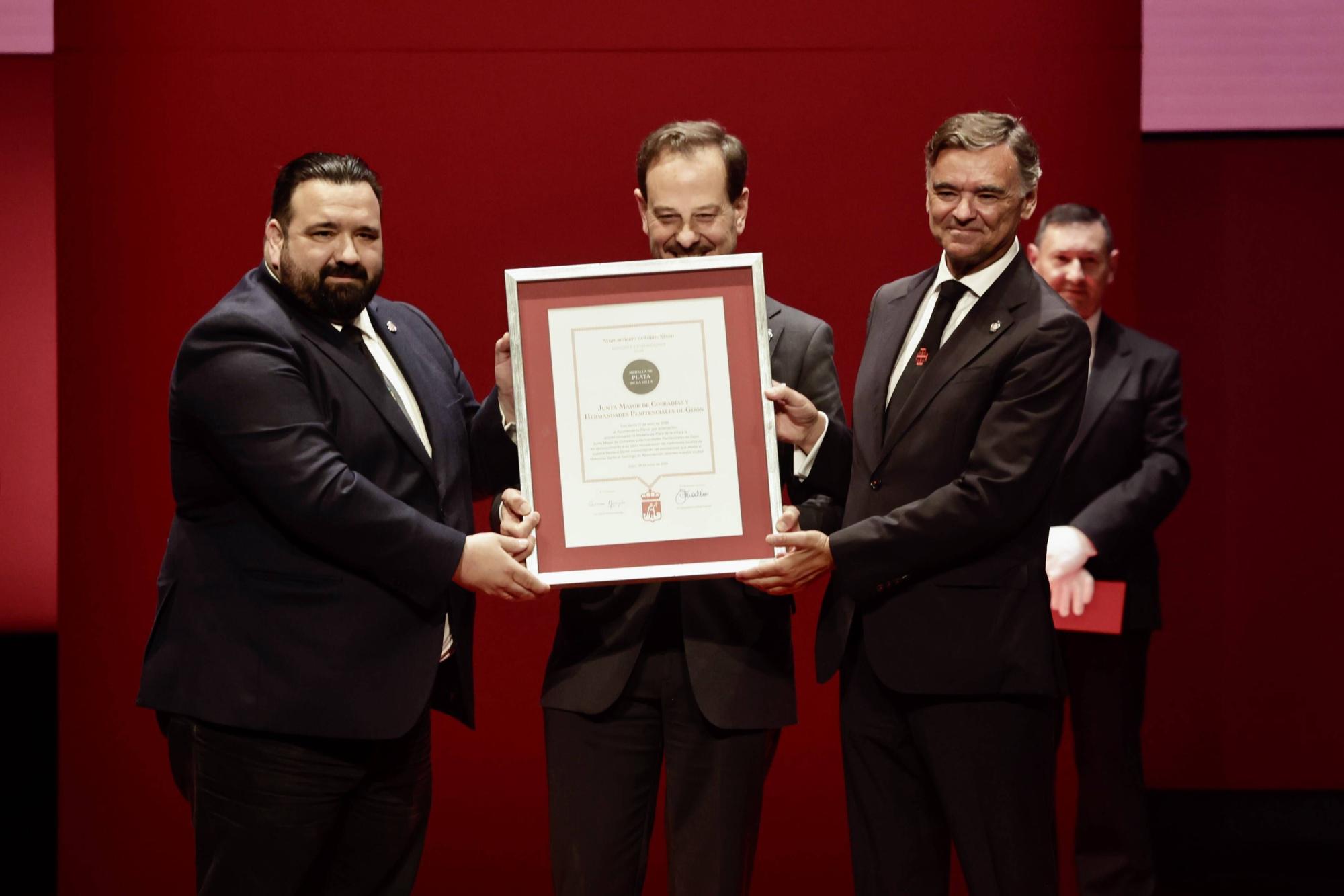 Entrega de las medallas de la ciudad de Gijón