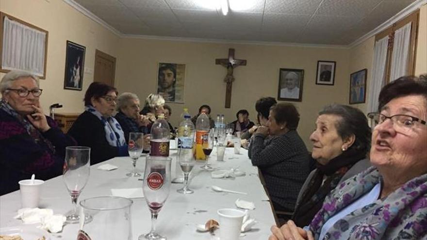 Las asociaciones disfrutan de actos y comidas de convivencia