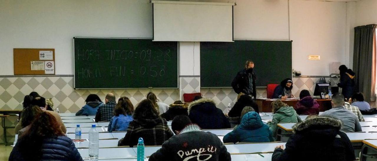 Examen de oposiciones en Málaga.