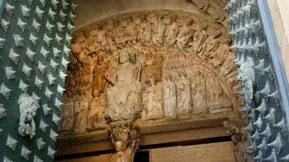 El Supremo condena a la familia Franco a devolver dos esculturas del pórtico de la Gloria de la catedral de Santiago