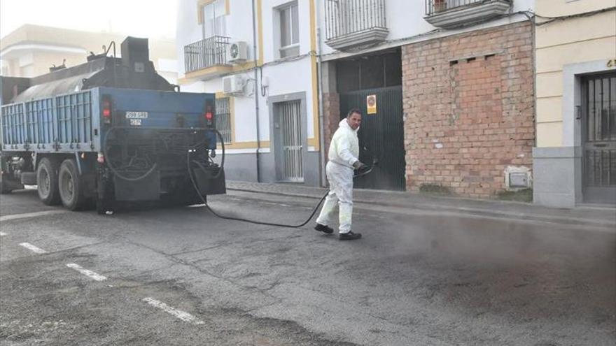 El Consistorio acomete mejoras en el asfaltado de algunas calles