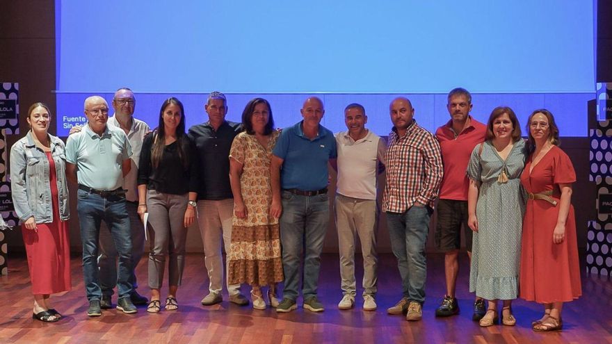 Carrión y el resto de componentes de la directiva elegida por los socios. | FdV
