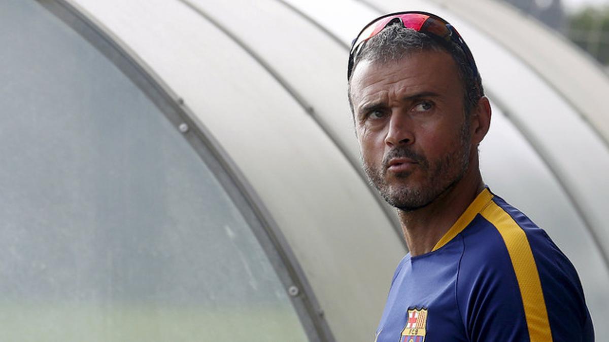 Luis Enrique, en el entrenamiento de este viernes en la Ciutat Esportiva de Sant Joan Despí