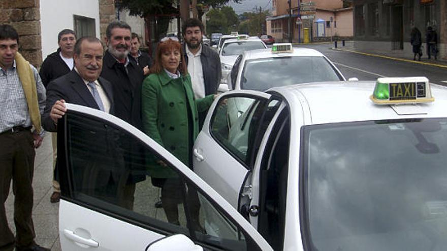 Cinco nuevos taxis prestan servicio en el municipio