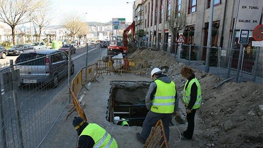 El equipo que realizó las catas, durante la excavación en Areal.