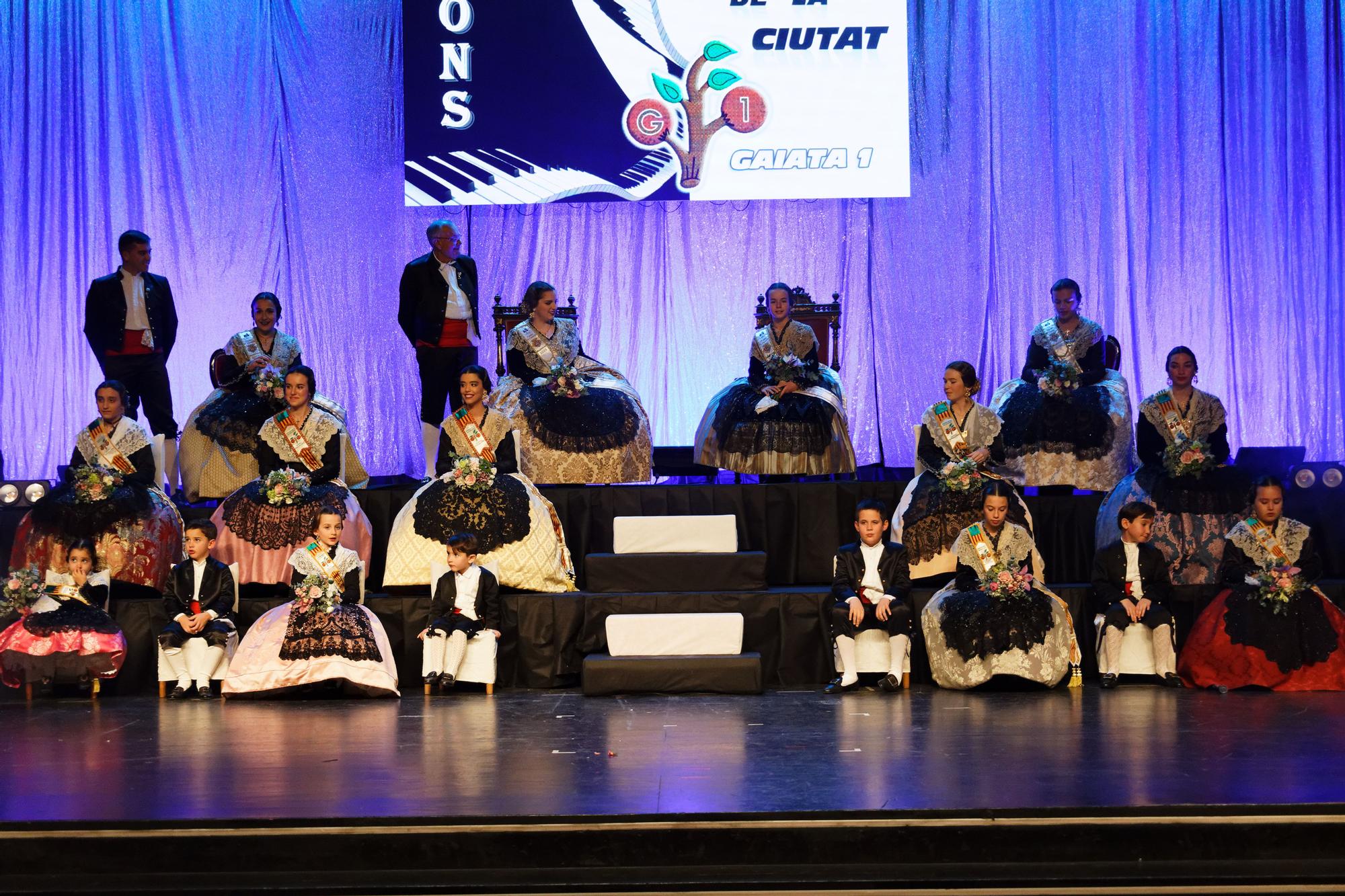 Diana y Lidón suben al trono de Brancal de la Ciutat al son de música y tradición