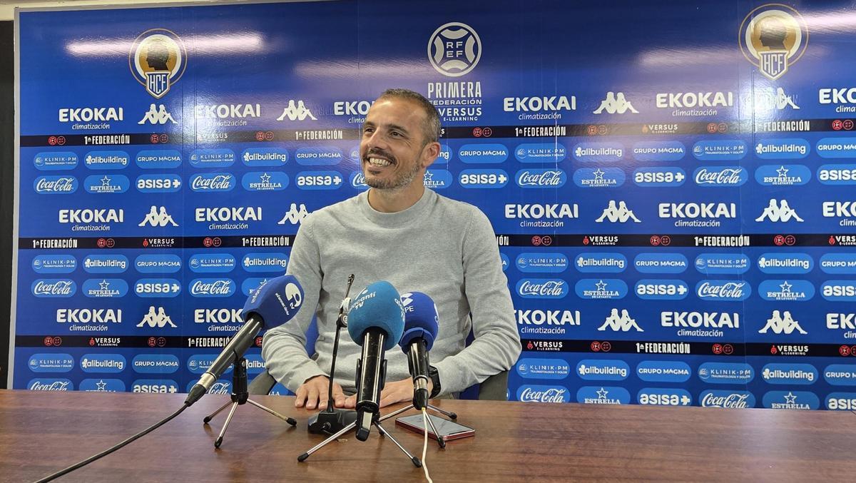 Beto Company, en la rueda de prensa previa al Hércules-Eldense.