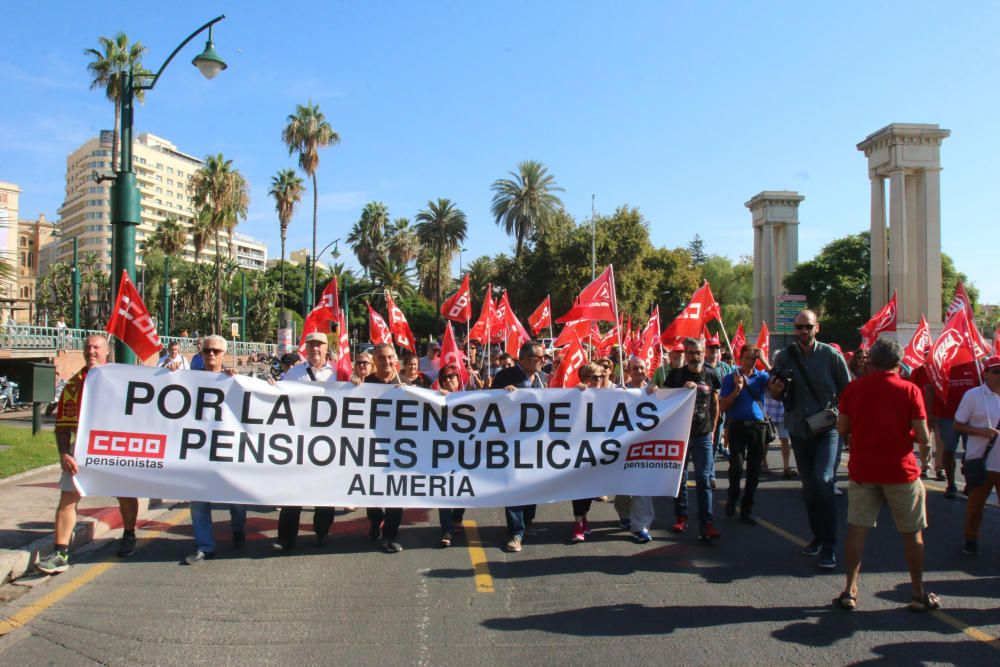 Casi mil personas participan en Málaga en la Marcha por las Pensiones