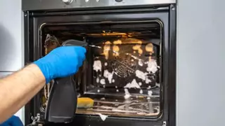 Soy experta en limpieza y este es el truco definitivo para limpiar la campana extractora y eliminar la grasa incrustada
