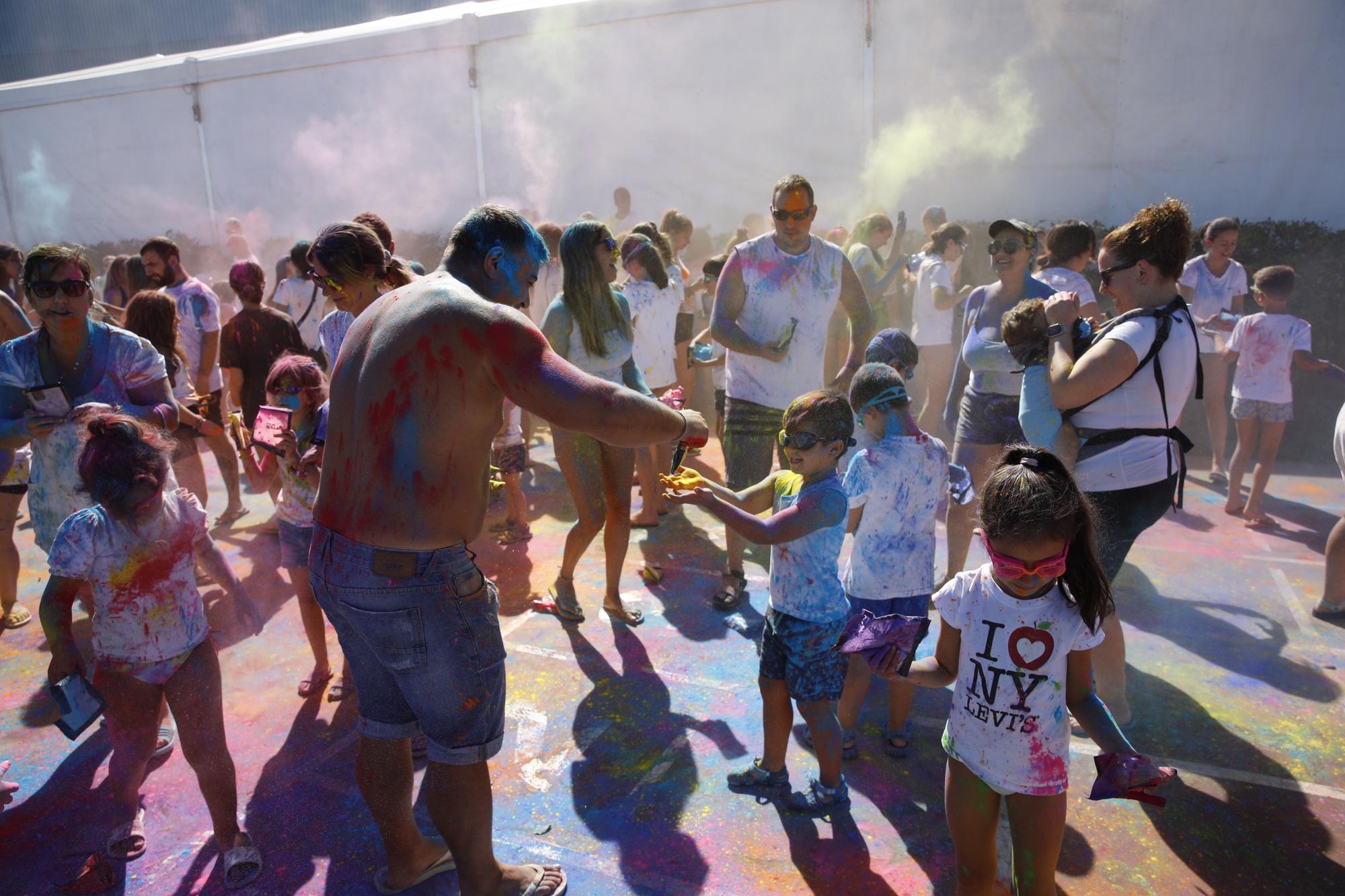 "Holi party" en el club de natación Santa Olaya de Gijón