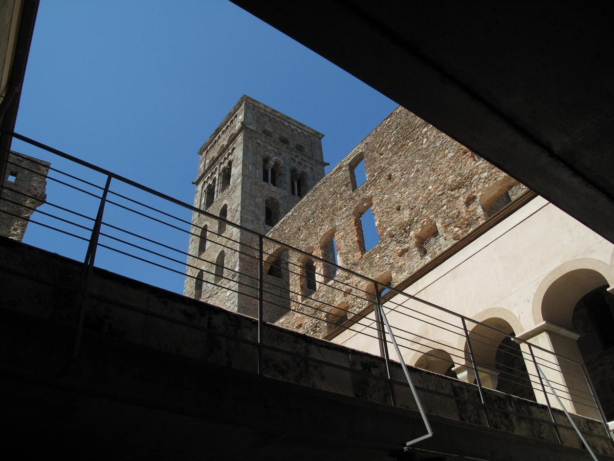 El Monestir de Sant Pere de Rodes a El Port de la Selva