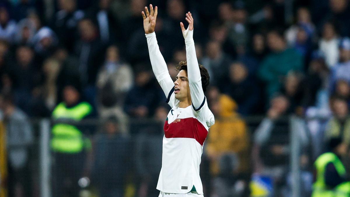 João Félix e Cancelo se divertem na vitória de Portugal