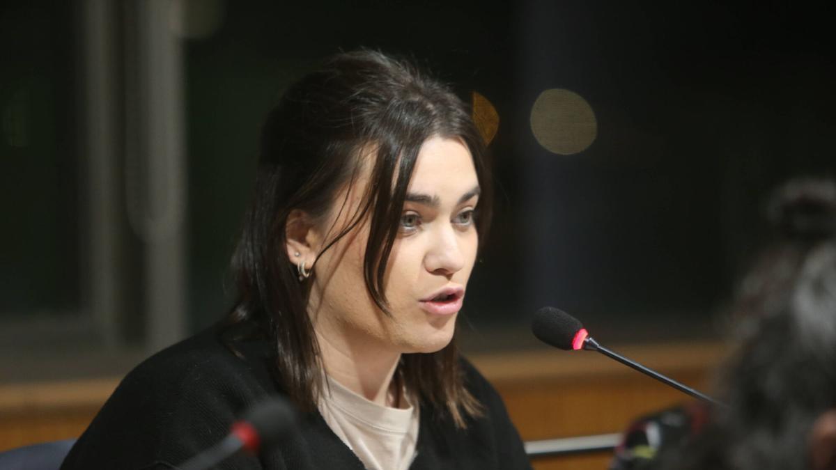 Xiana Abal, en un pleno de Cangas