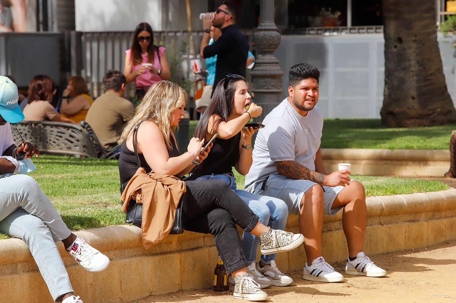 Califato in the Street vuelve a llenar de gastronomía el Paseo de la Victoria