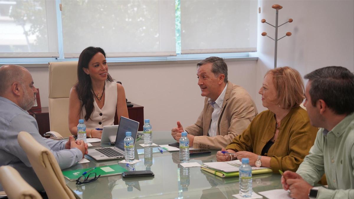 Reunión entre CSIF Extremadura y la consejera de Salud y Atención a la Dependencia de la Junta, Sara García Espada.