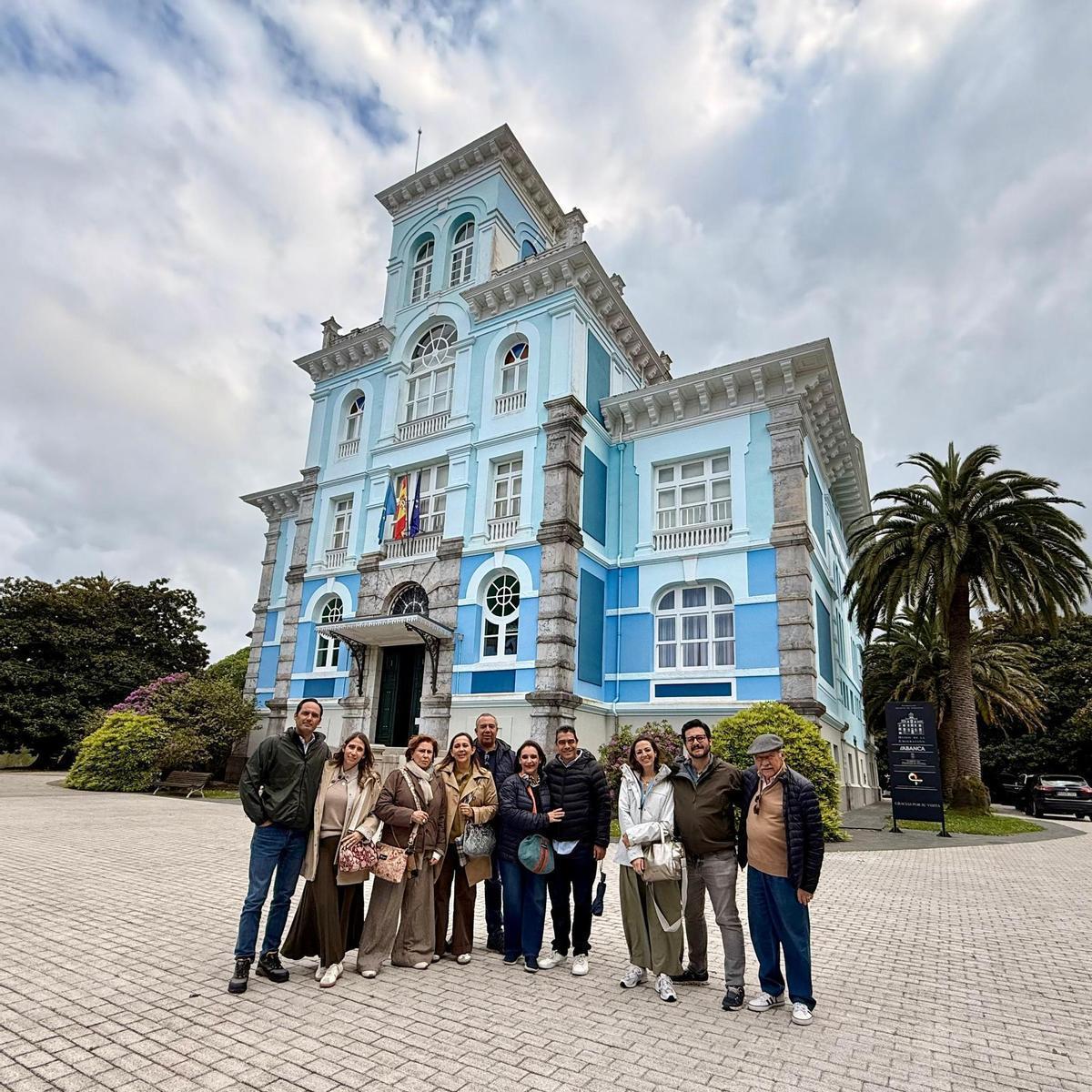 Por la izquierda Jean Dubernard Schiavon, Paulina Pérez Ordoñez, Maribel Ordoñez Sobrino, Mariana Pérez Ordoñez, Víctor Jurado Silva, Maribel Pérez Ordoñez, Francisco Díaz-Canseco Velázquez, Maite Sanz Manero, Felipe Pérez Ordoñez y Felipe Pérez Cervantes.