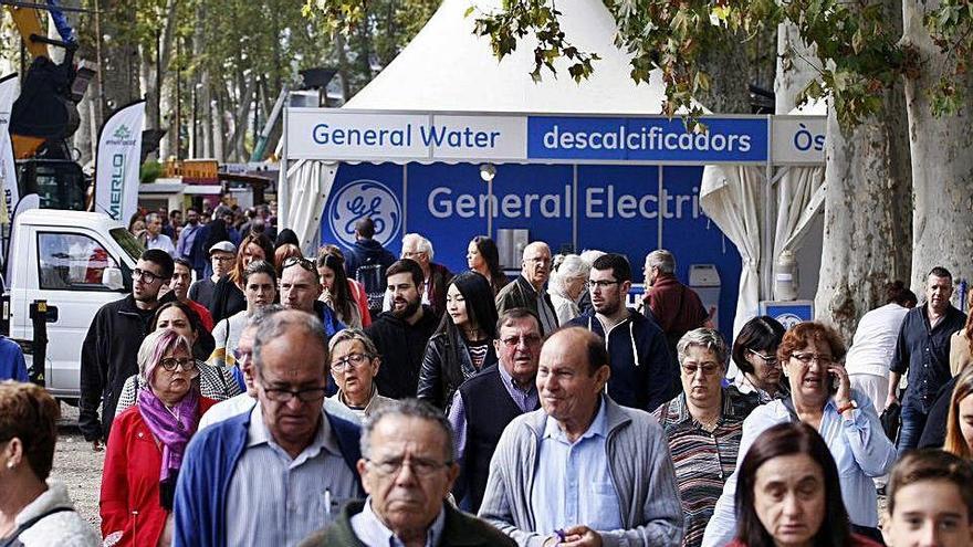 Una imatge d&#039;arxiu de la Fira de Mostres quan encara era possible un gran esdeveniment i amb molta gent.